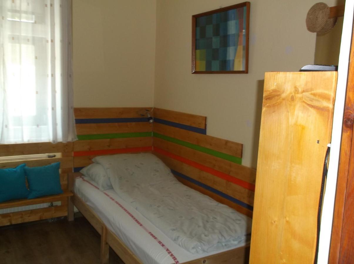 Vali Vendeghaz Bed & Breakfast Гюла Екстериор снимка